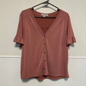 Women's GREEN ENVELOPE Los Angeles Mauve Short Sleeve Ruffled Button Front Tee M